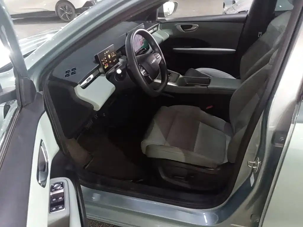 Roewe Young Wai D6 — миниатюра 15