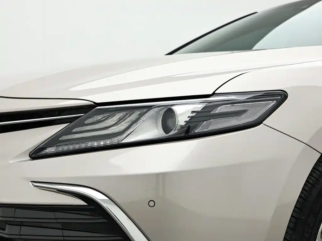 Toyota Camry — миниатюра 10