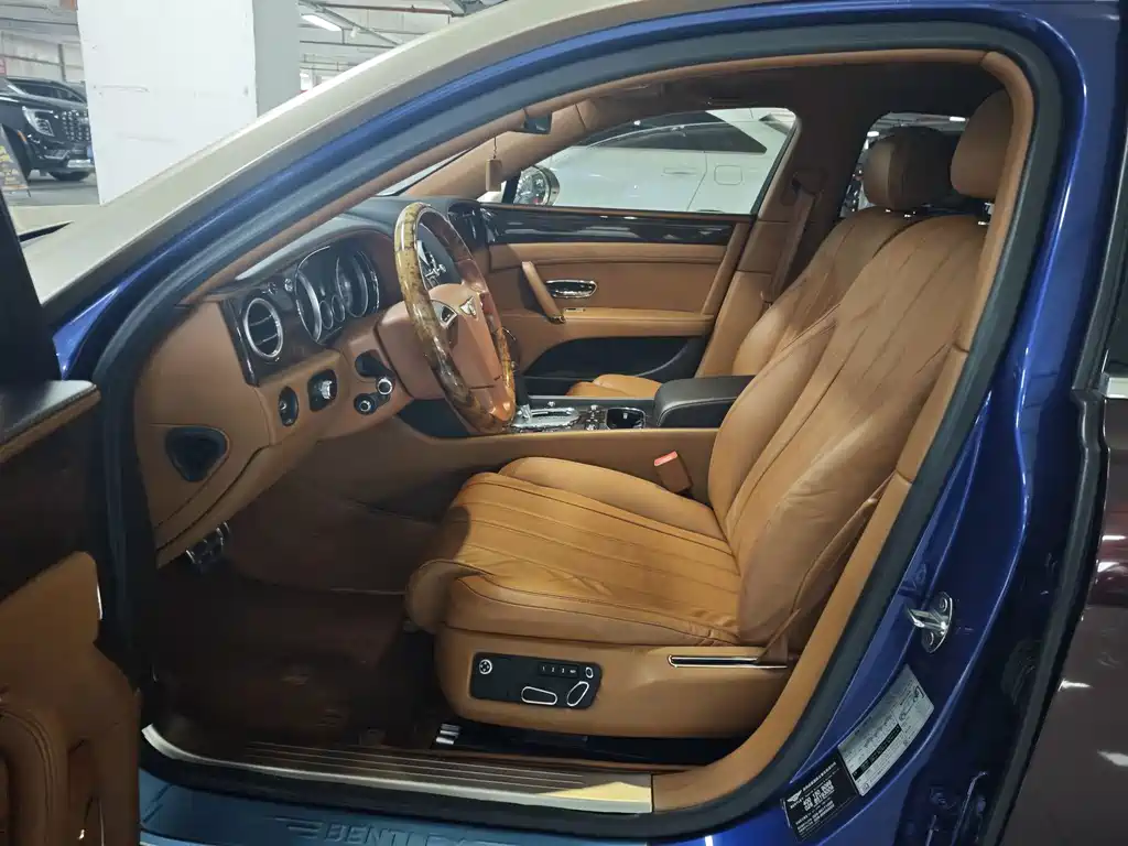 Bentley Flying Spur — миниатюра 12