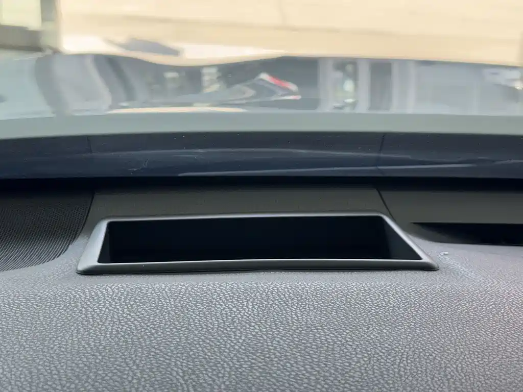 Toyota Camry — миниатюра 18