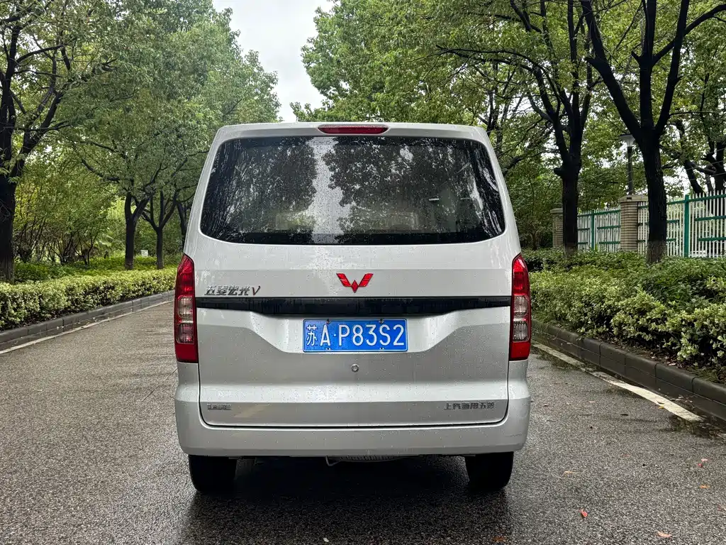 Wuling Hongguang V — миниатюра 5