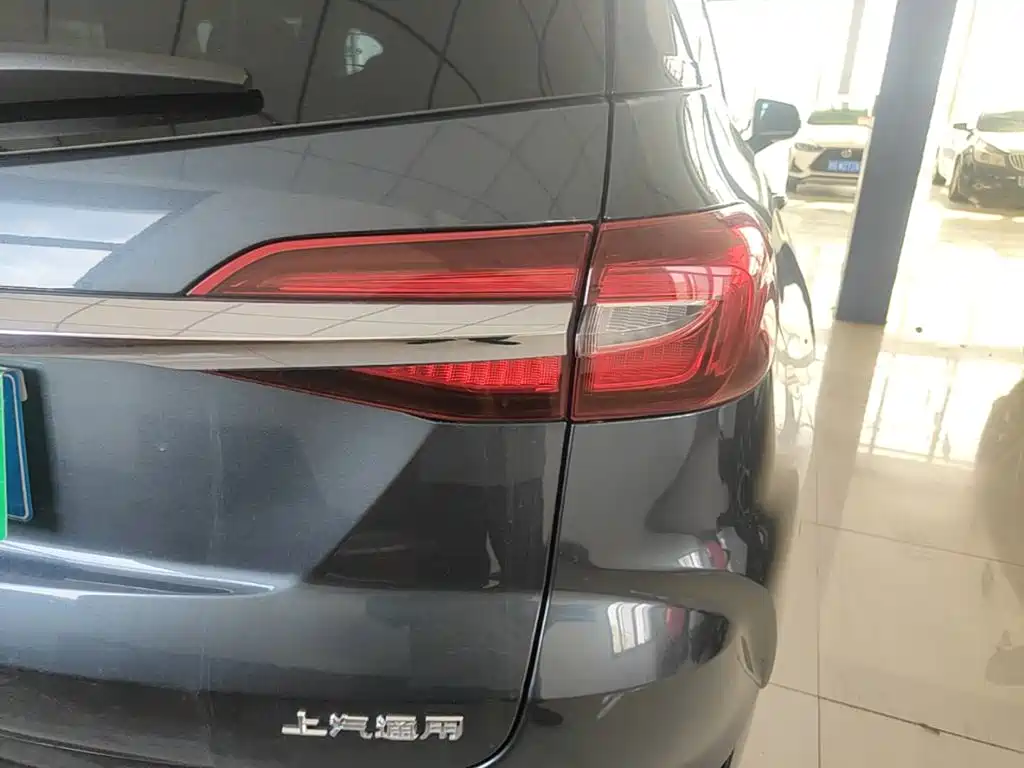 Buick Enclave — миниатюра 8
