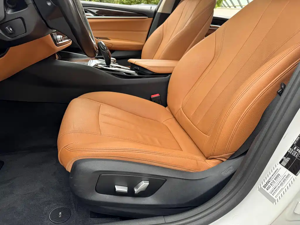 BMW 5 Series — миниатюра 17