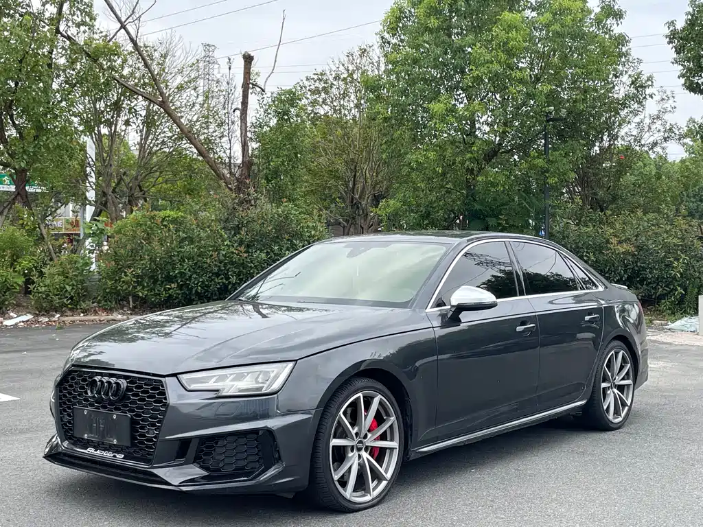 Audi S4