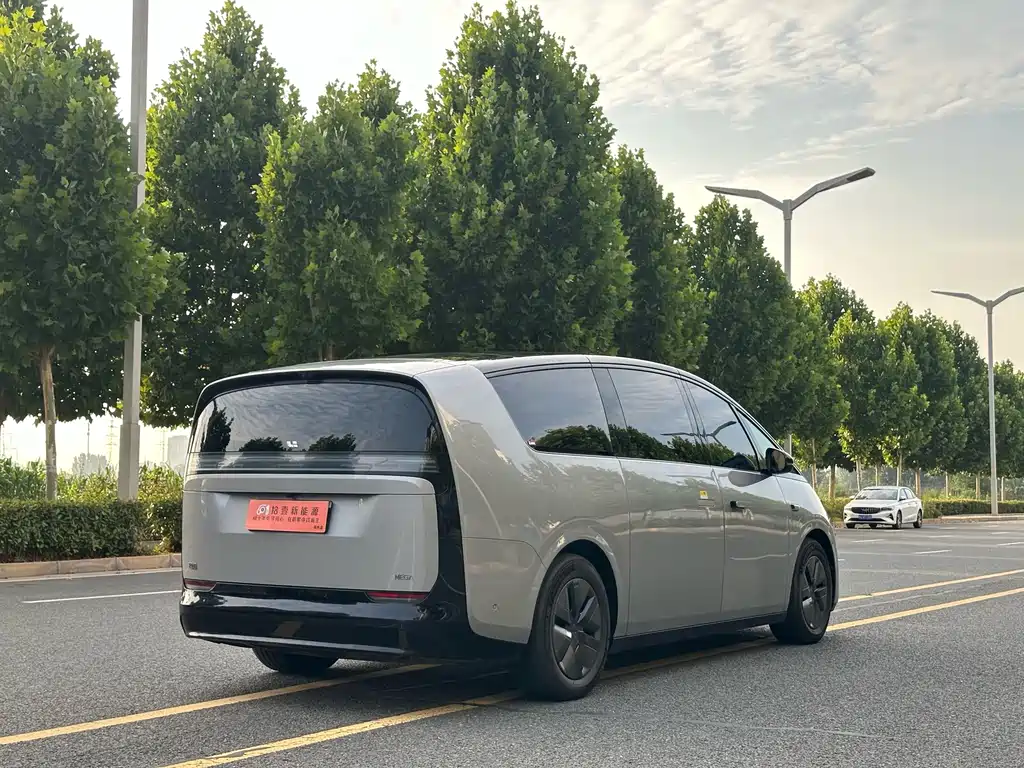 Li Auto Li MEGA — миниатюра 4