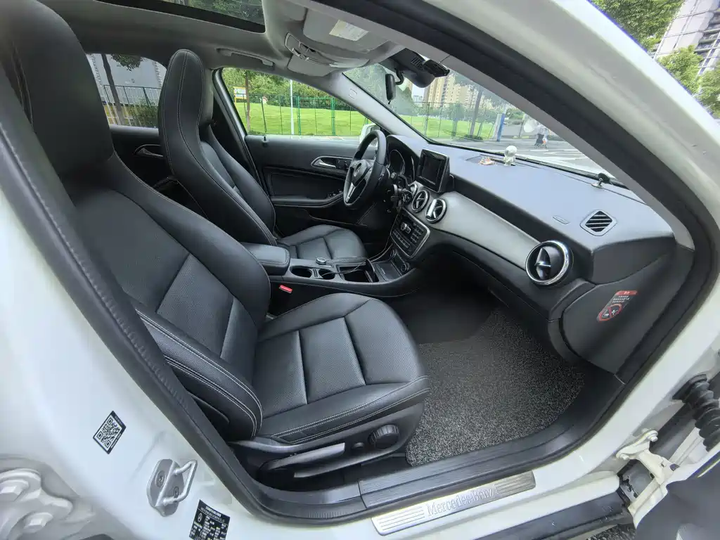 Mercedes-Benz GLA — миниатюра 12