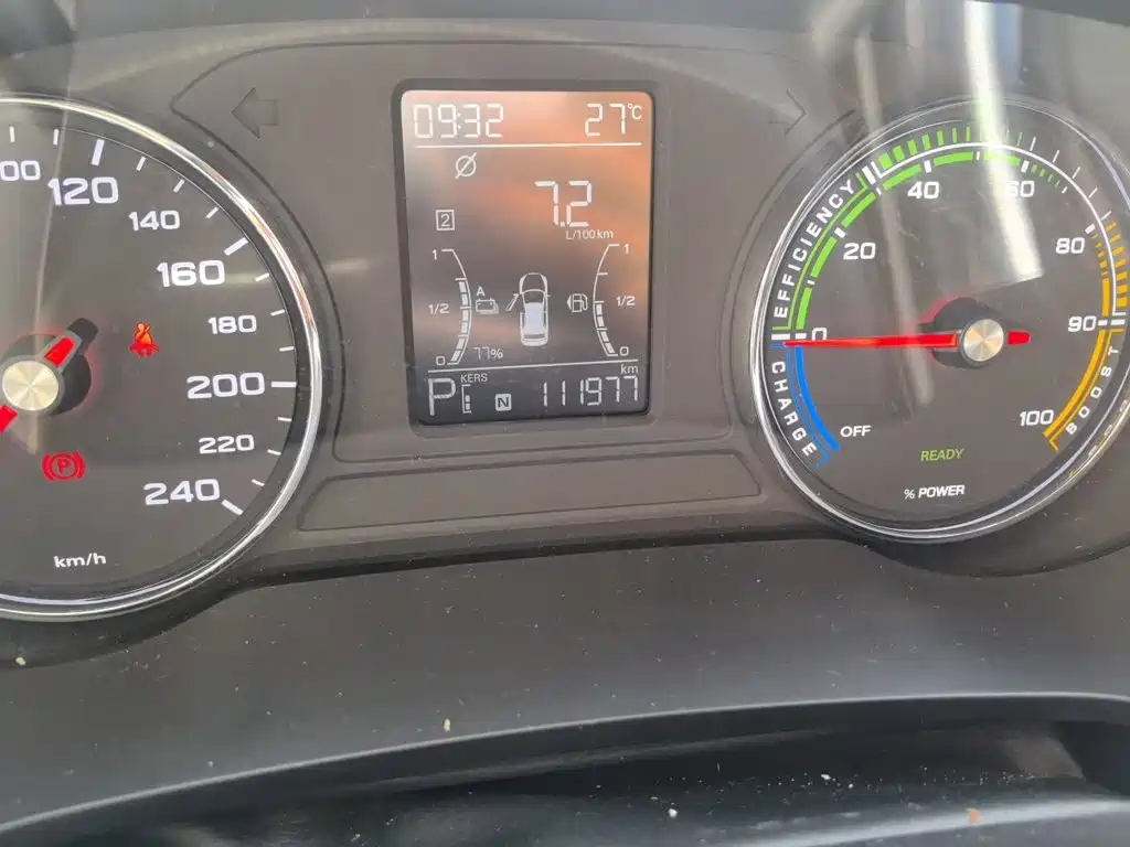 Roewe i6 MAX New Energy — миниатюра 13