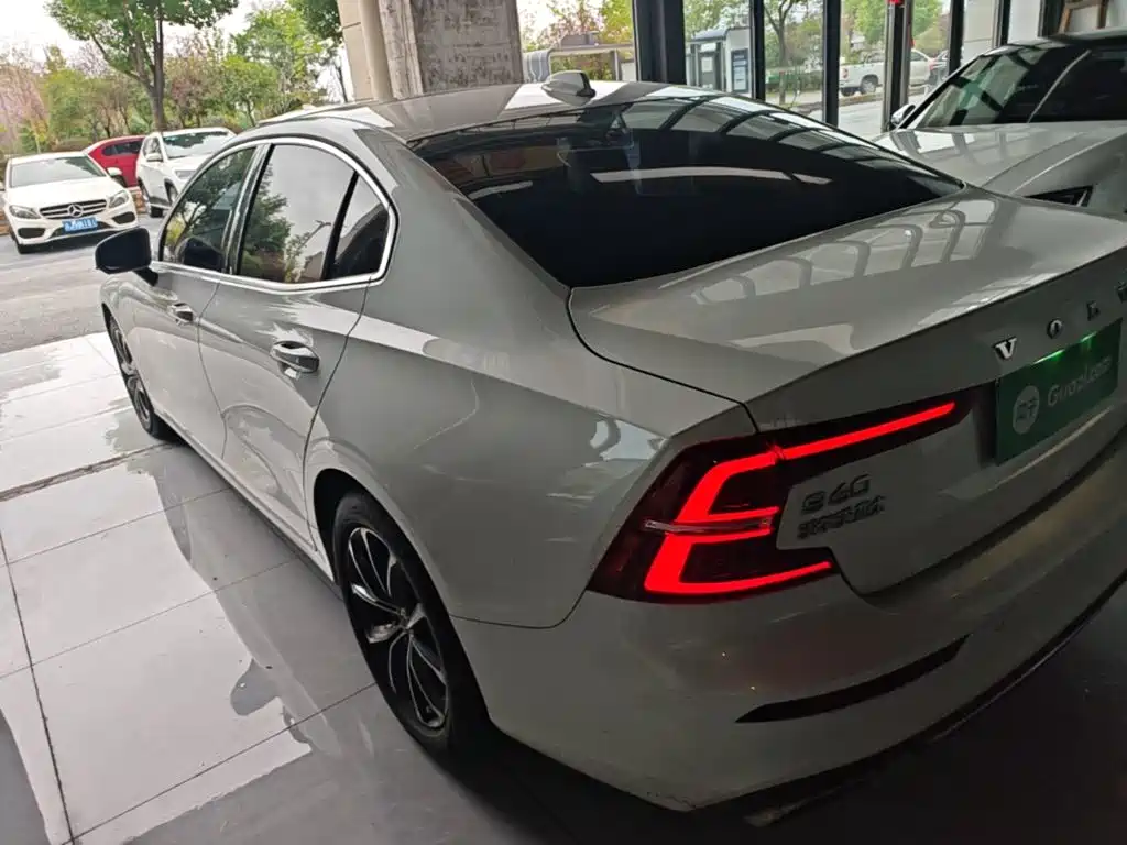 Volvo S60 — миниатюра 5