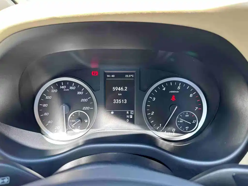 Mercedes-Benz Vito 2023 2.0T 7 мест