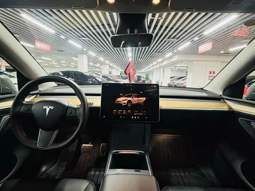 Tesla Model Y 2022 — фото 8