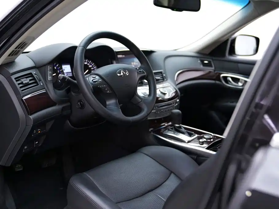 Infiniti Q70 — миниатюра 6
