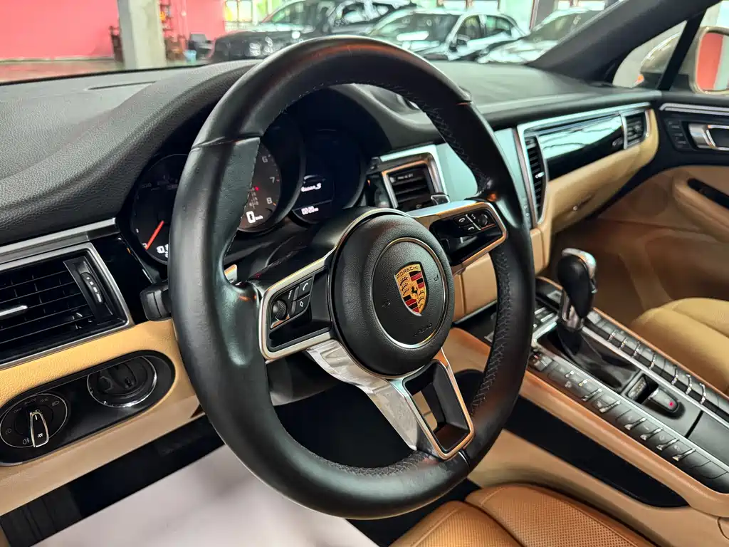 Porsche Macan — миниатюра 20
