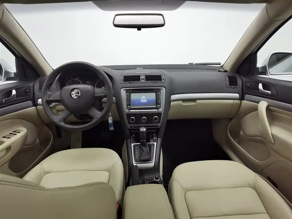 Skoda Octavia 2015 1.6L AT