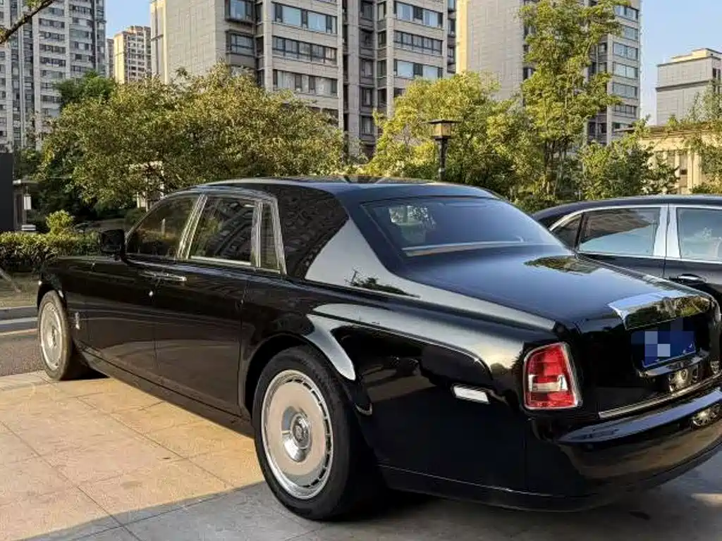 Rolls-Royce Phantom — миниатюра 4
