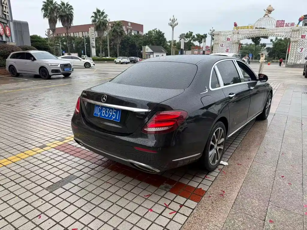 Mercedes-Benz E-Class — миниатюра 8