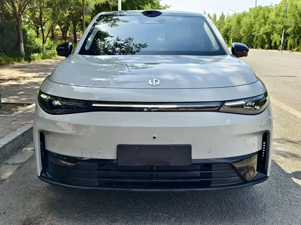 Leapmotor C10