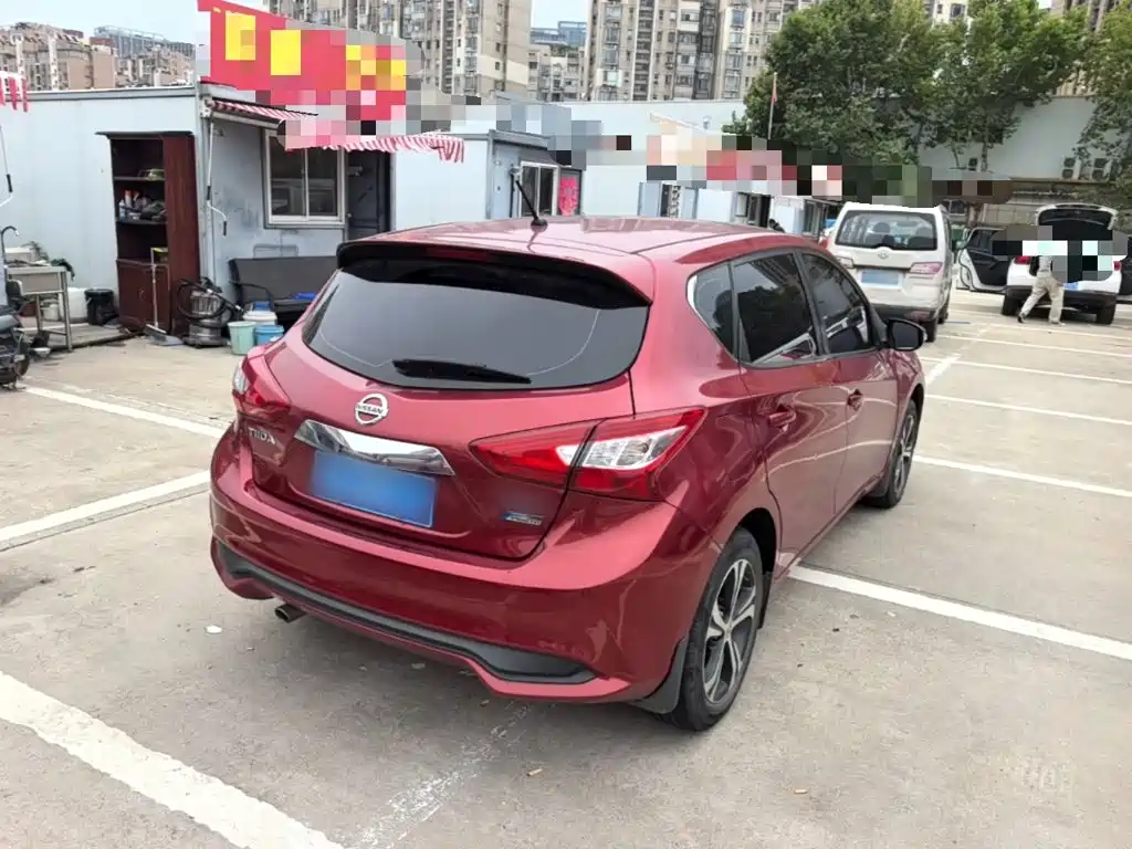 Nissan Tiida — миниатюра 7