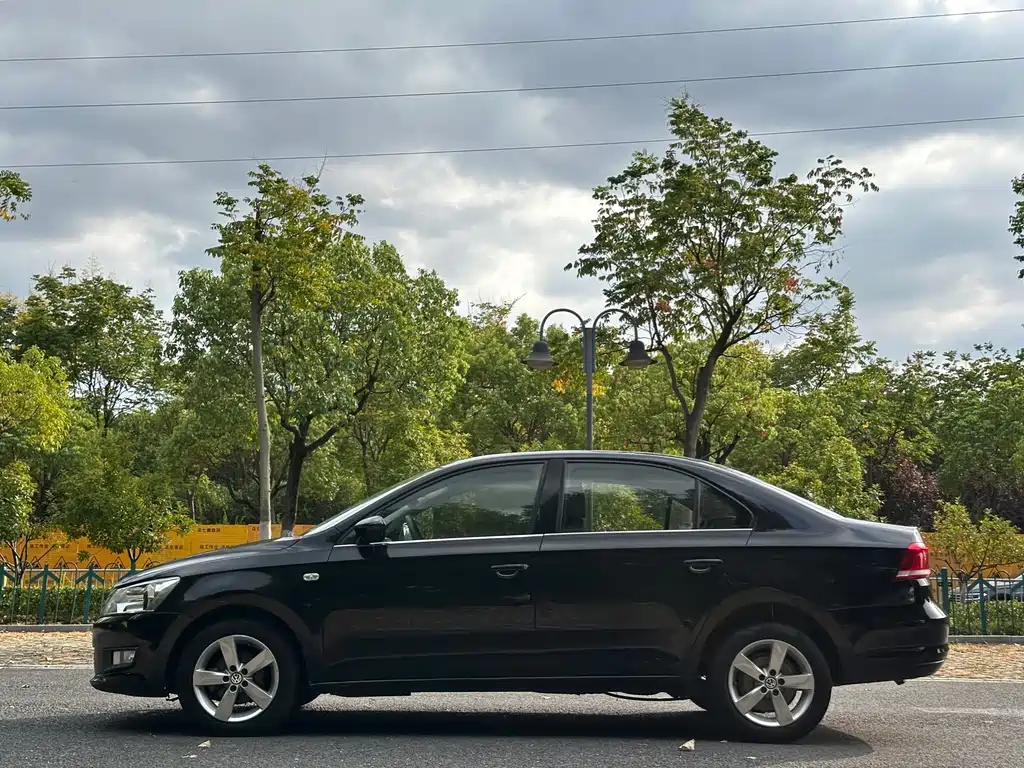 Volkswagen Santana — миниатюра 5