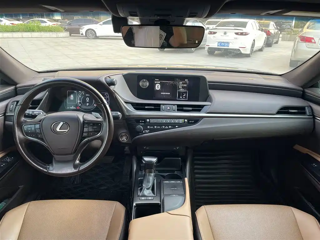 Lexus ES — миниатюра 5