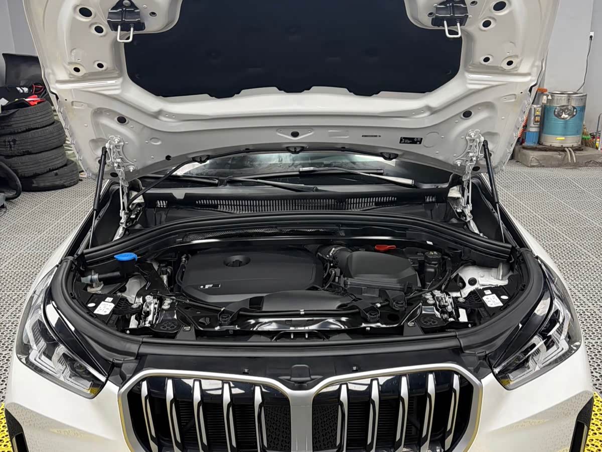 BMW X1 1.5 л 2023 г. Белый, пробег 40000 км