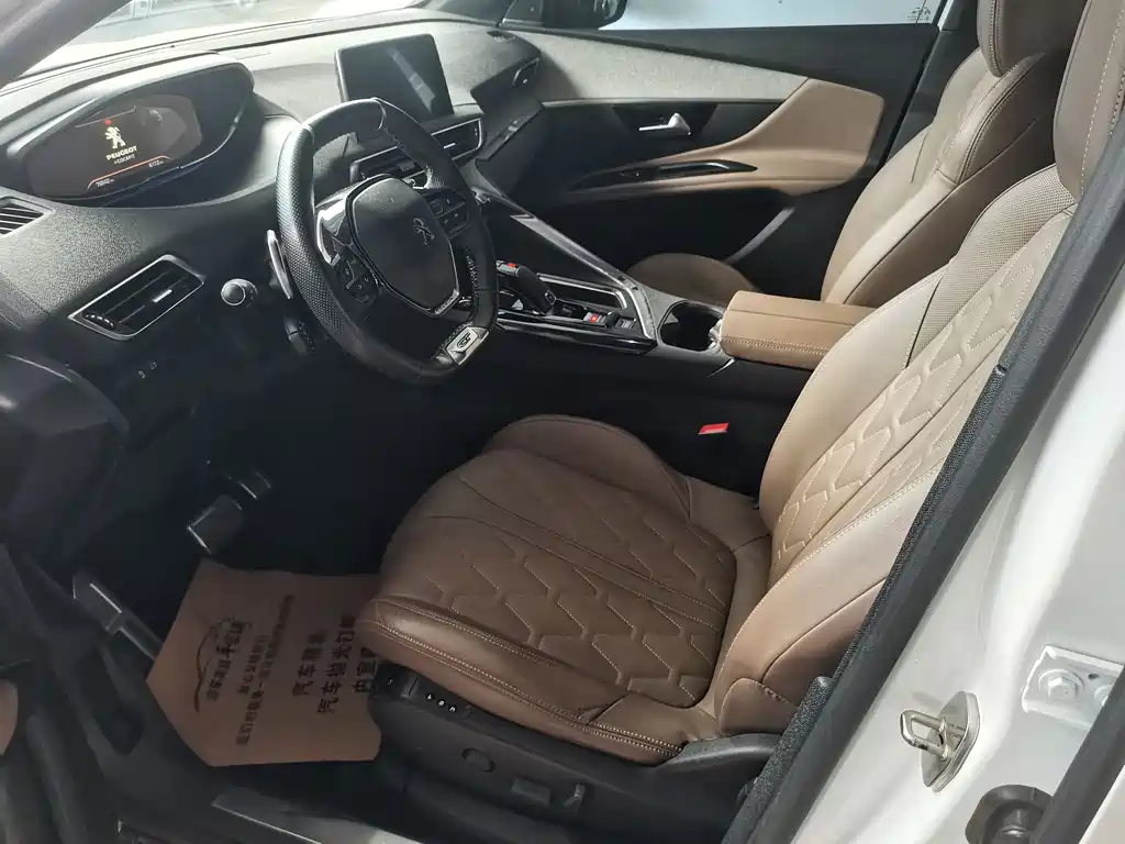 Peugeot 5008 2017 380THP 7 мест Luxury GT