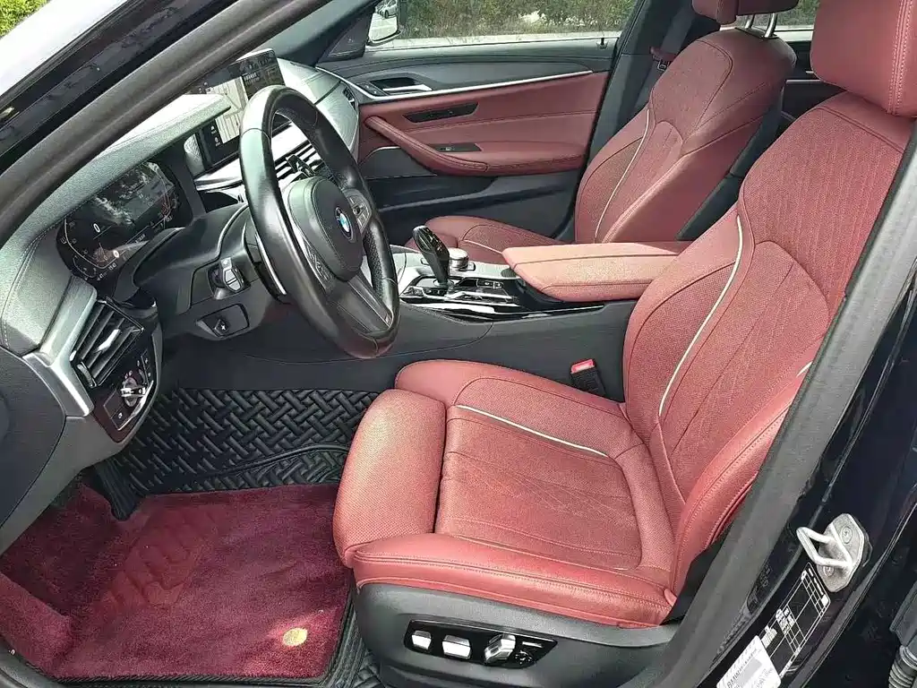 BMW 5 Series — миниатюра 9