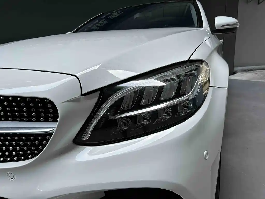 Mercedes-Benz C-Class — миниатюра 2