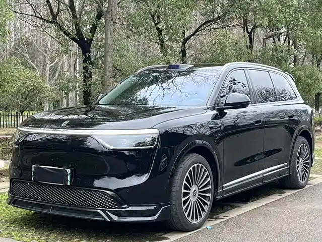 AITO ASK THE WORLD M8 2025