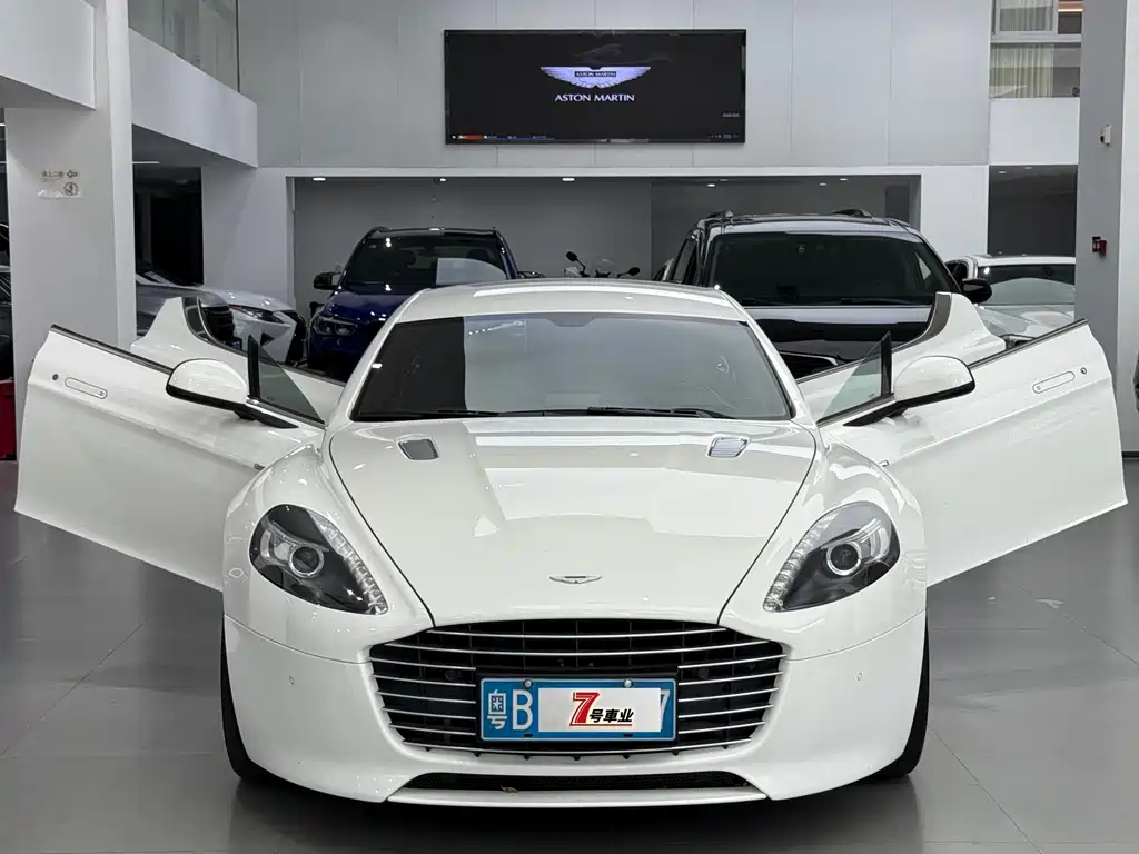 Aston Martin Rapide — миниатюра 3