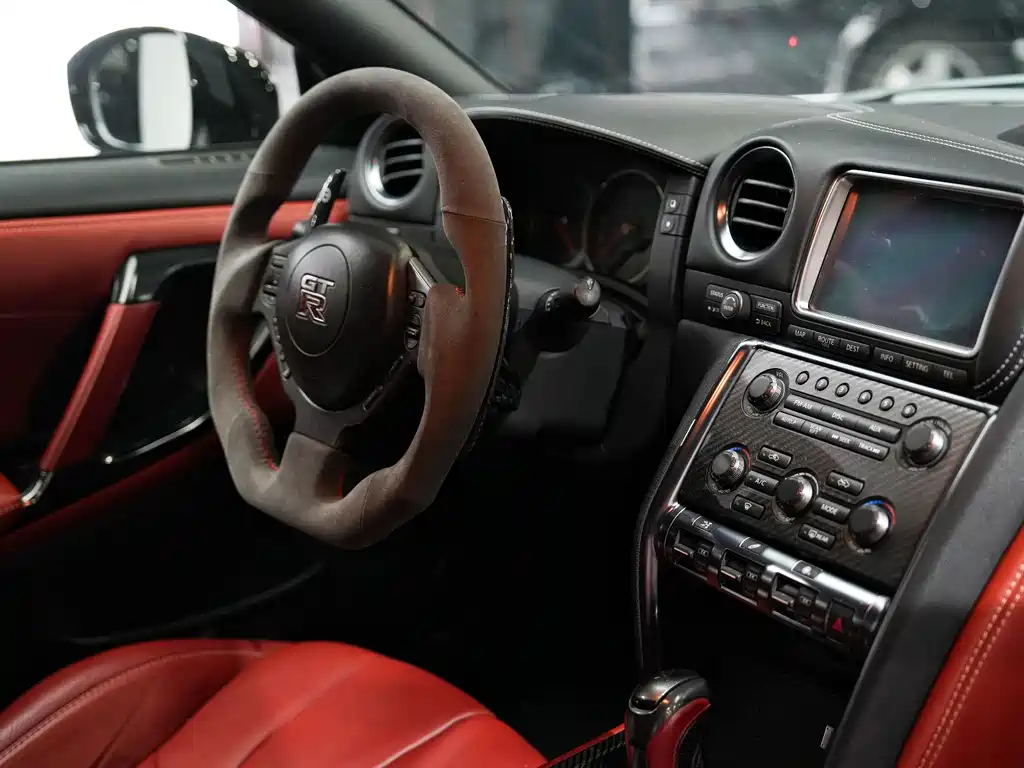 Nissan GT-R — миниатюра 26