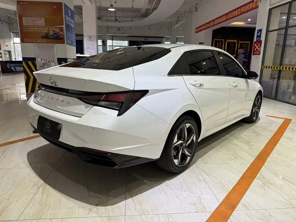 Hyundai Elantra — миниатюра 16