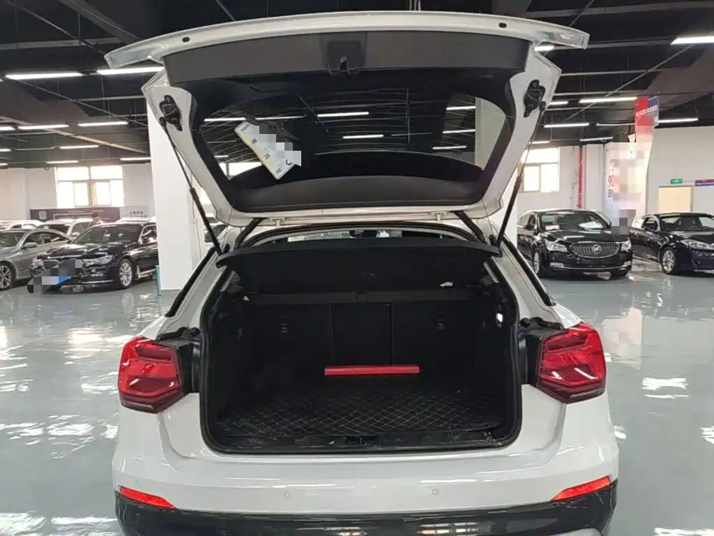 Audi Q2L e-tron — миниатюра 19
