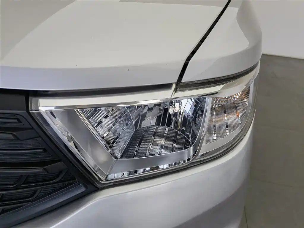 Wuling V 2022 1.5L LAR