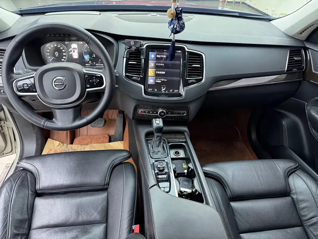 Volvo XC90 — миниатюра 6