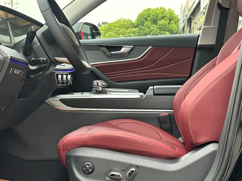 Hongqi HS5 2025 2.0T Pro