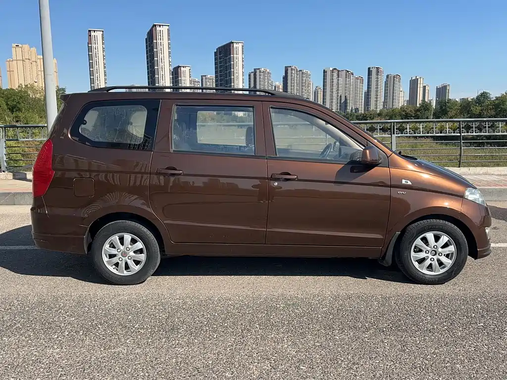 Wuling Hongguang — миниатюра 6