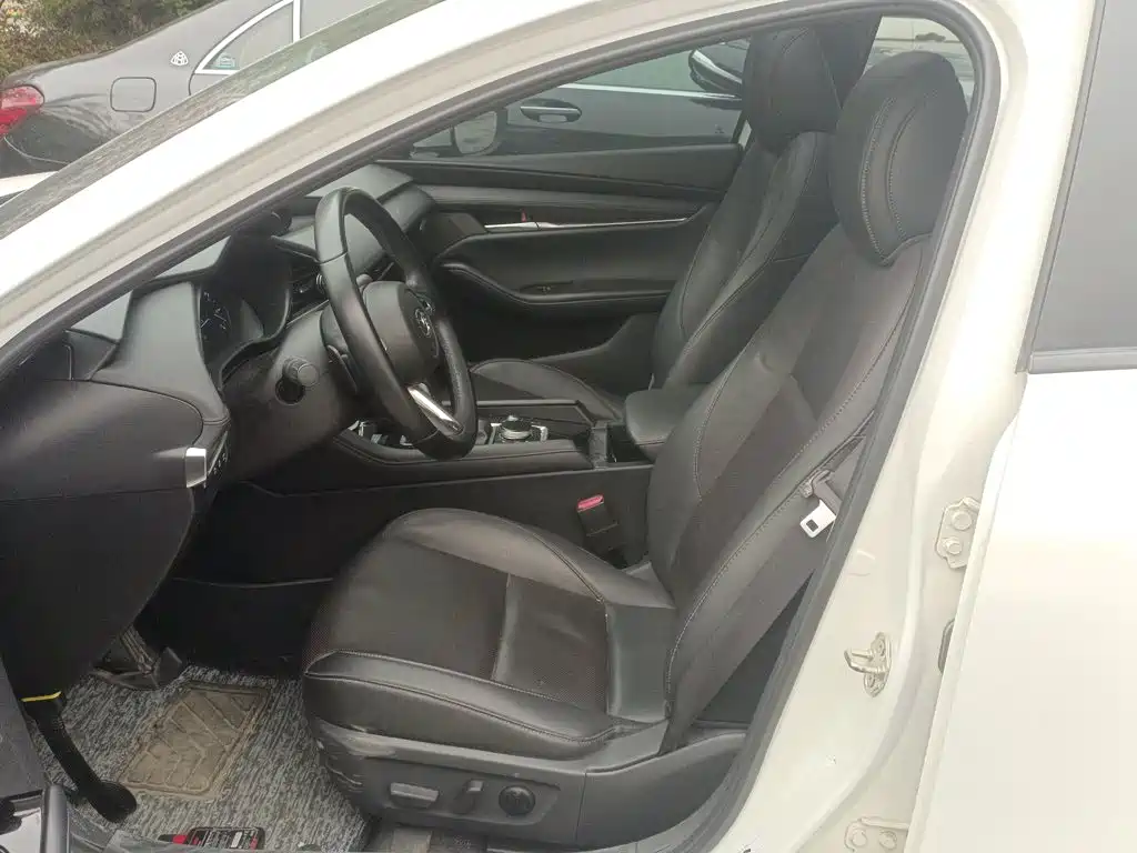 Mazda 3 Axela — миниатюра 11
