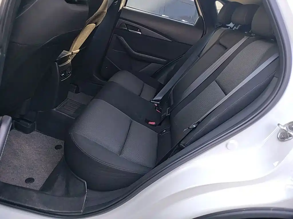 Mazda CX-30 EV — миниатюра 17