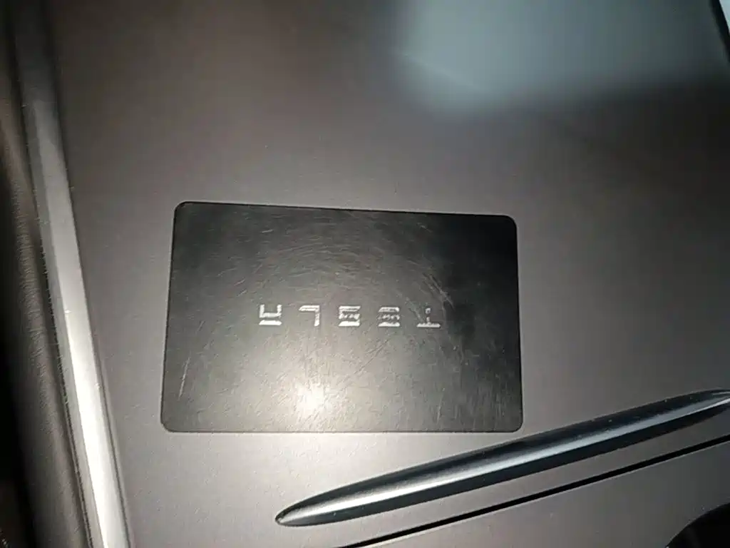 Tesla Model 3 — миниатюра 9