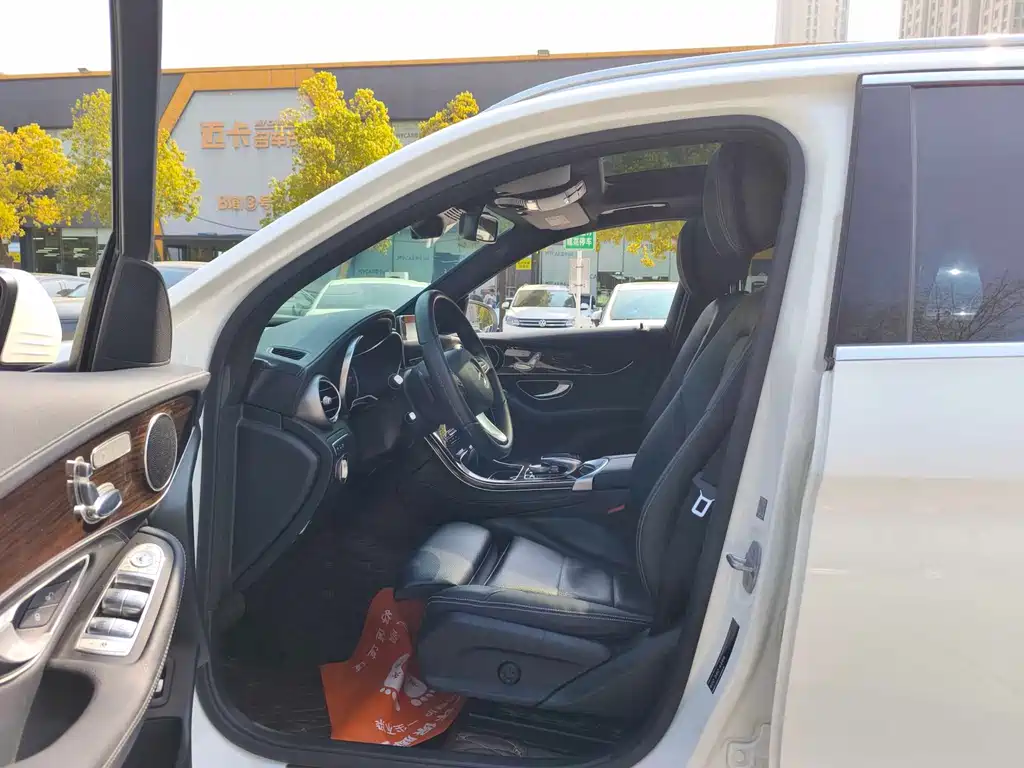 Mercedes-Benz GLC 2017 GLC 260 4MATIC Luxury