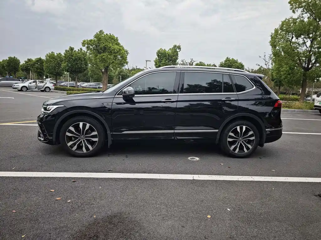 Volkswagen Tiguan L — миниатюра 4