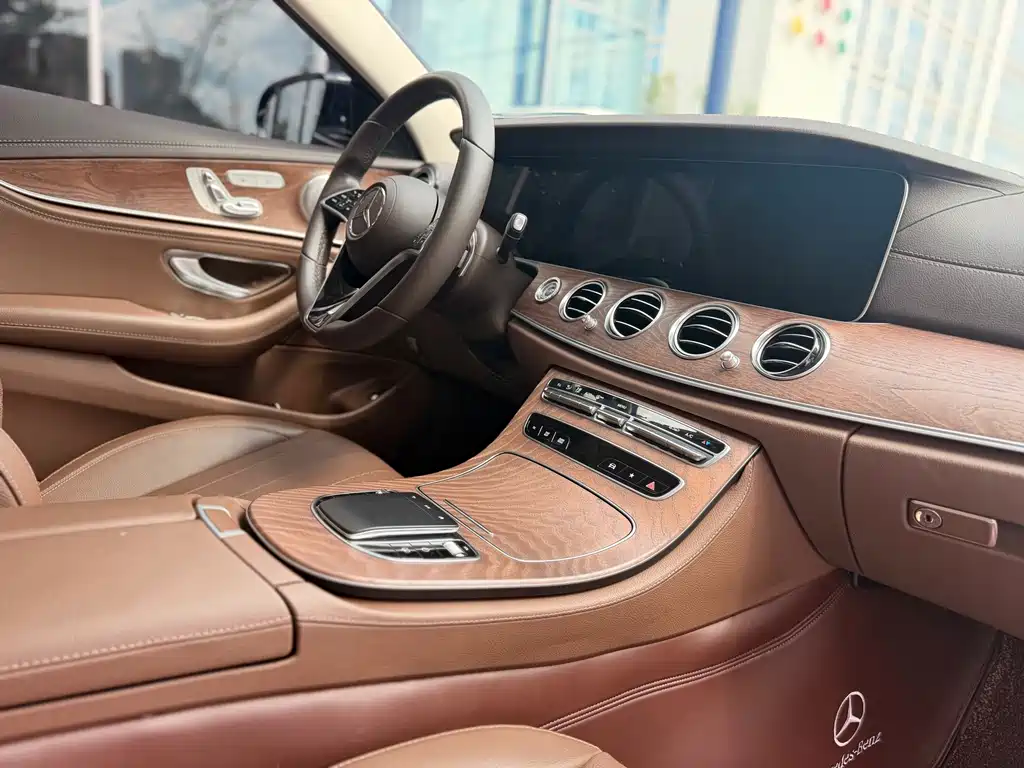 Mercedes-Benz E-Class — миниатюра 25