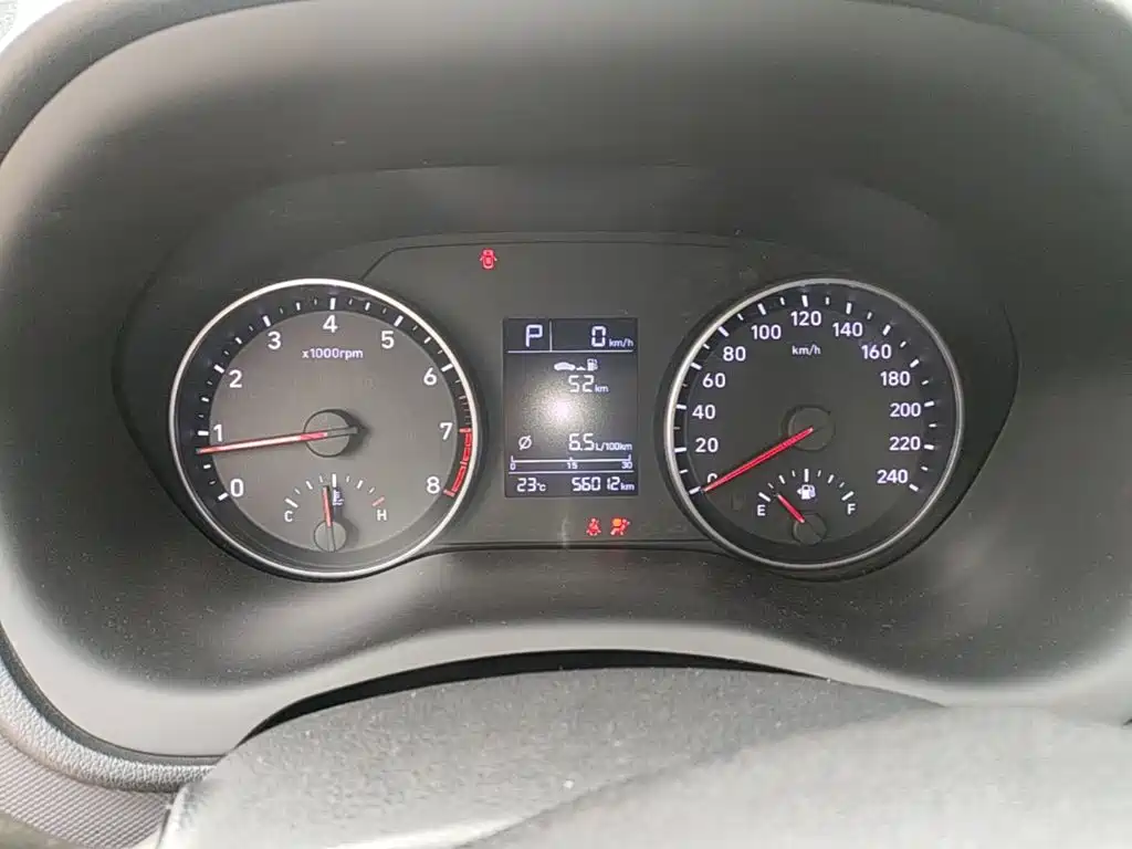 Hyundai Elantra — миниатюра 12