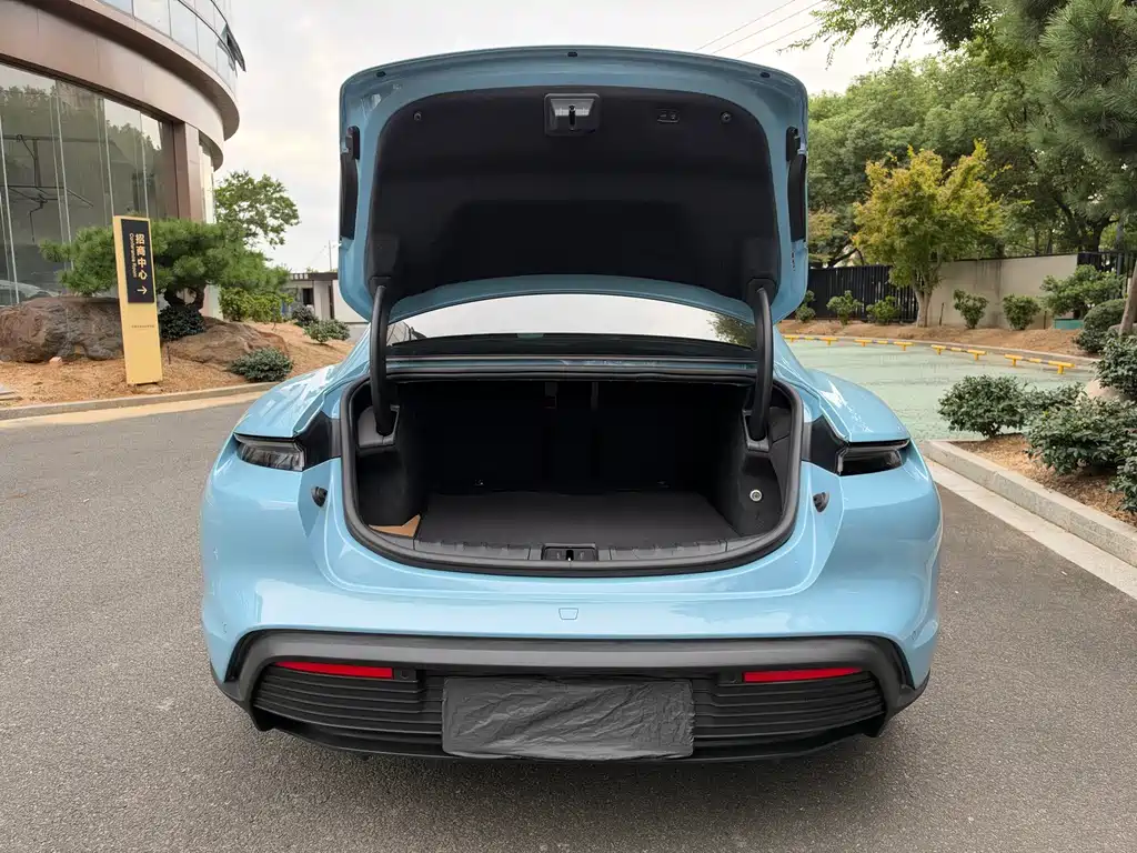Porsche Taycan — миниатюра 14