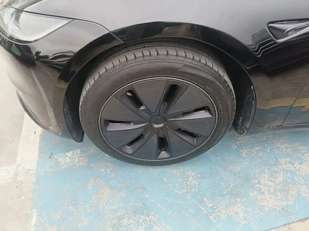 Tesla Model 3 — миниатюра 23