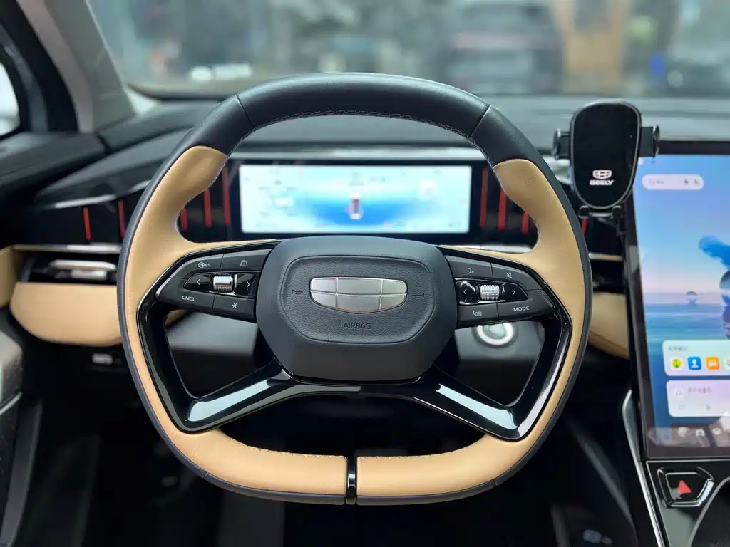Geely Boyue L — миниатюра 10