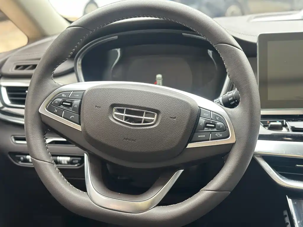 Geely Jia Ji New Energy — миниатюра 15
