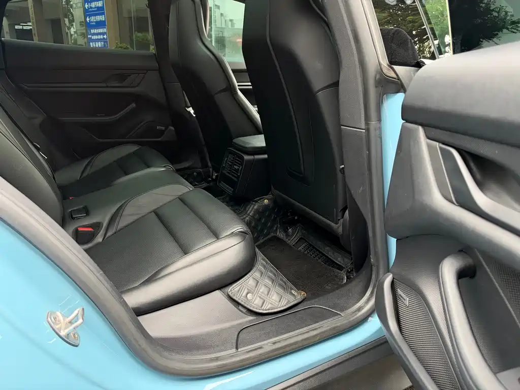 Porsche Taycan — миниатюра 12