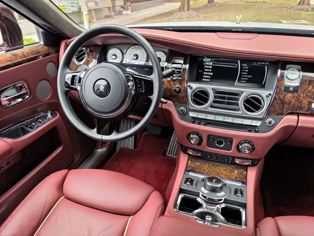 Rolls-Royce Ghost — миниатюра 12