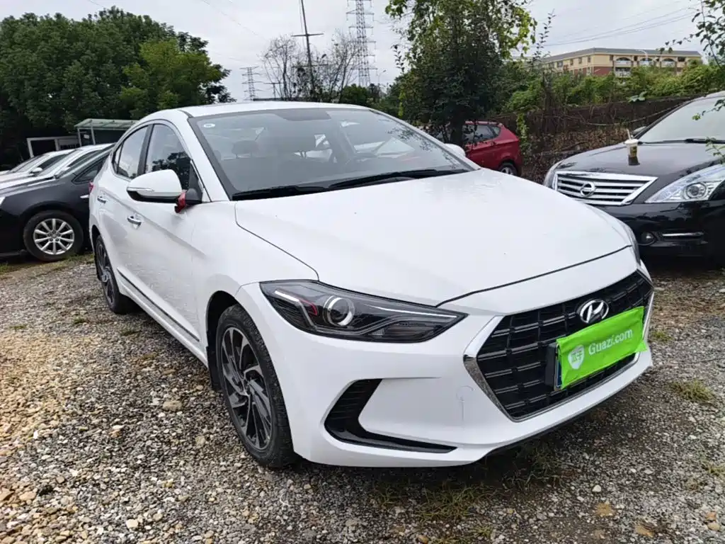 Hyundai Elantra — миниатюра 4